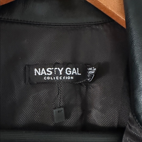 NASTY GAL LONG SLEEVE FAUX LEATHER JUMPSUIT 6 EXCELLENT NEW NO TAGS - Picture 3 of 6